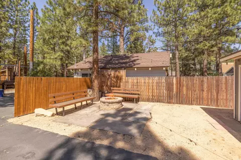 Exterior - 2050 9th Ln, Big Bear City, CA 92314 photo 4 of 7