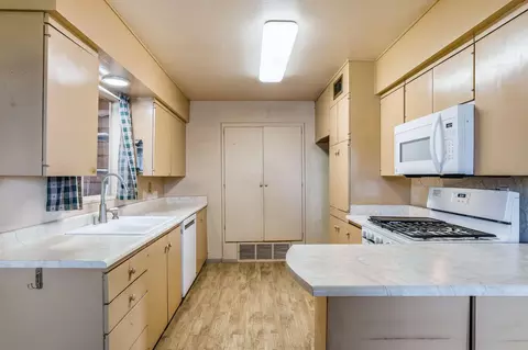 Kitchen - 82630 Smoke Tree Ave, Indio, CA 92201 photo 2 of 3