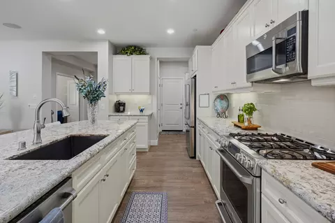 Kitchen - 51287 Longmeadow St, Indio, CA 92201 photo 3 of 4