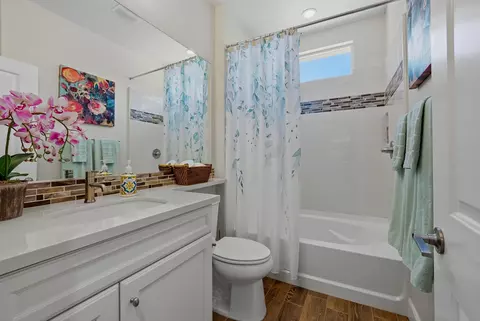 Bath - 51287 Longmeadow St, Indio, CA 92201 photo 3 of 3