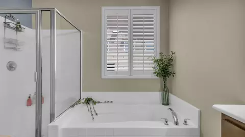Bath - 42724 Tango Ct, Indio, CA 92203 photo 4 of 6
