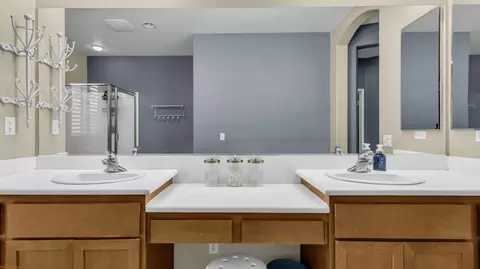 Bath - 42724 Tango Ct, Indio, CA 92203 photo 2 of 6