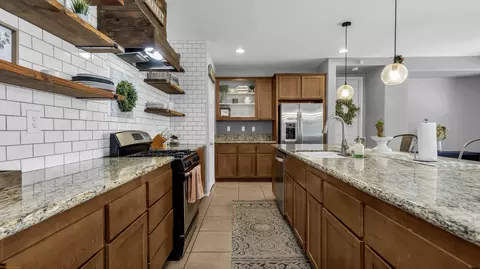 Kitchen - 42724 Tango Ct, Indio, CA 92203 photo 2 of 4