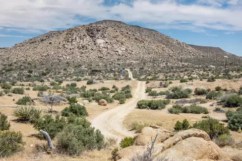 53102 Geronimo Trl, Pioneertown, CA 92268