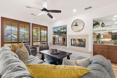 Living - 80789 Serenity Dr, Indio, CA 92201 photo 2 of 4