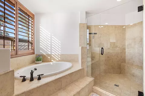 Bath - 80789 Serenity Dr, Indio, CA 92201 photo 2 of 5