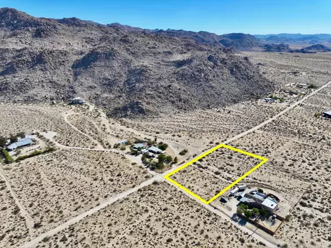 227 Sullivan Rd, Twentynine Palms, CA 92277