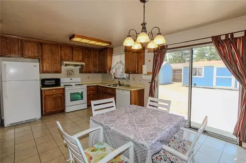 Kitchen - 1084 Hugo Ln, Big Bear City, CA 92314 photo 1 of 3