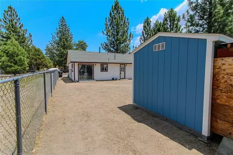 Exterior - 1084 Hugo Ln, Big Bear City, CA 92314 photo 3 of 6