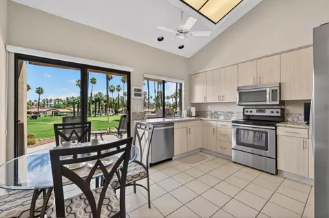 39228 Gladiolus Ln, Palm Desert, CA 92211