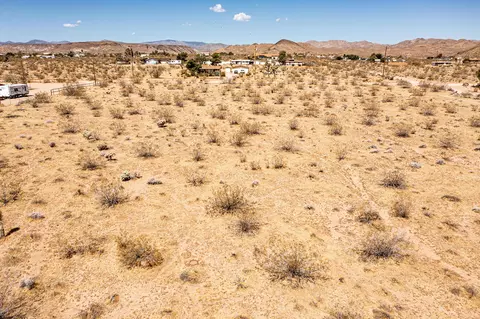 View/Area - 340 Cherokee Trl, Yucca Valley, CA 92284 photo 8 of 8