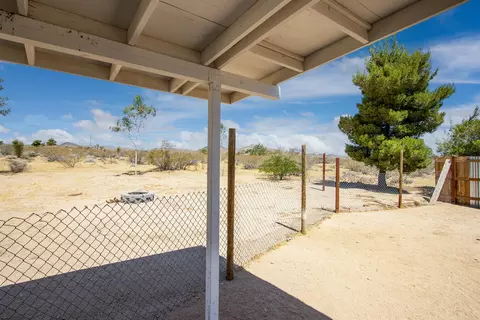 Exterior - 340 Cherokee Trl, Yucca Valley, CA 92284 photo 10 of 15