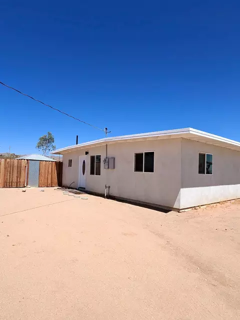 340 Cherokee Trl, Yucca Valley, CA 92284
