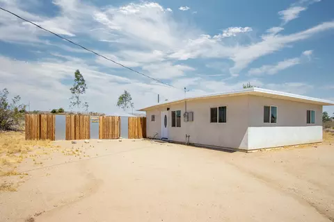340 Cherokee Trl, Yucca Valley, CA 92284