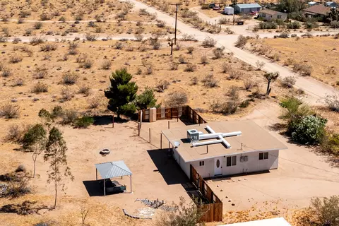 View/Area - 340 Cherokee Trl, Yucca Valley, CA 92284 photo 2 of 8