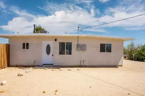 Exterior - 340 Cherokee Trl, Yucca Valley, CA 92284 photo 2 of 15