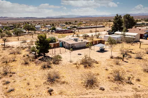 View/Area - 340 Cherokee Trl, Yucca Valley, CA 92284 photo 7 of 8