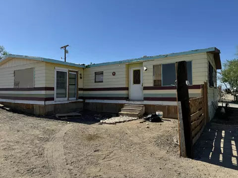 Exterior - 2519 Pine Ave, Thermal, CA 92274 photo 3 of 10