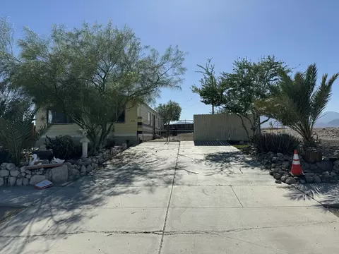 2519 Pine Ave, Thermal, CA 92274