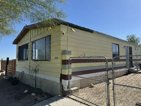 Exterior - 2519 Pine Ave, Thermal, CA 92274 photo 9 of 10