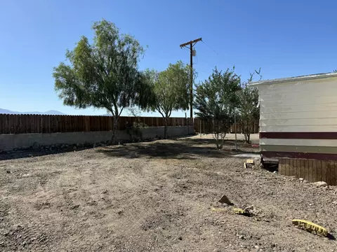Exterior - 2519 Pine Ave, Thermal, CA 92274 photo 4 of 10