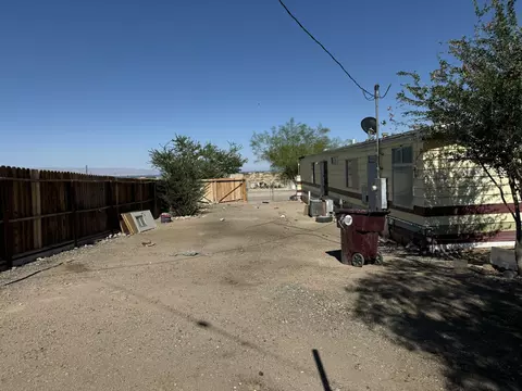 Exterior - 2519 Pine Ave, Thermal, CA 92274 photo 6 of 10