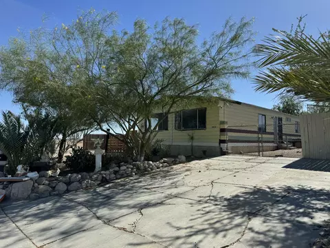 Exterior - 2519 Pine Ave, Thermal, CA 92274 photo 7 of 10
