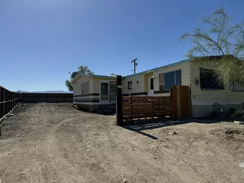 Exterior - 2519 Pine Ave, Thermal, CA 92274 photo 2 of 10