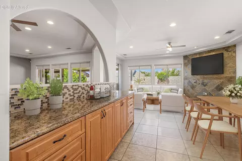 Kitchen - 43425 Sentiero Dr, Indio, CA 92203 photo 4 of 4