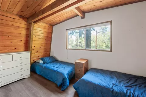 Bedroom - 1011 Butte Ave, Big Bear City, CA 92314 photo 2 of 4