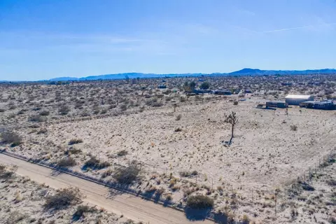 View/Area - 2467 Sand Dr, Landers, CA 92285 photo 1 of 2