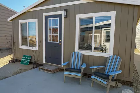 Exterior - 2467 Sand Dr, Landers, CA 92285 photo 7 of 12