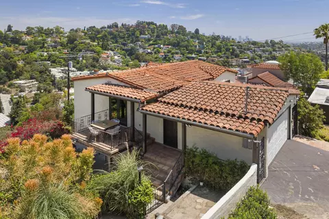 3756 Clayton Ave W, Los Angeles, CA 90027
