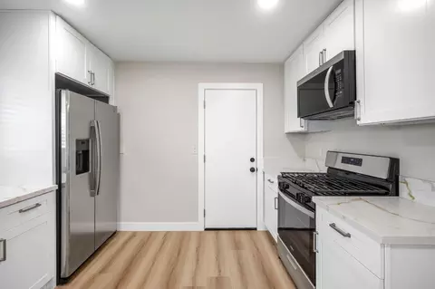 Kitchen - 82142 W Solar Ct, Indio, CA 92201 photo 2 of 4