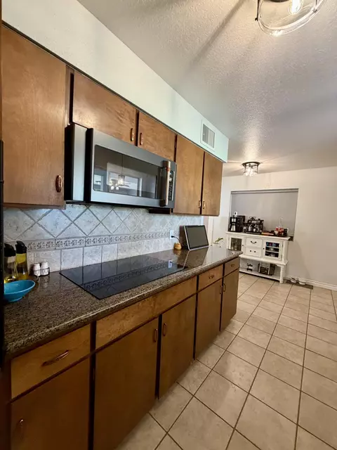 Kitchen - 325 E Chanslor Way, Blythe, CA 92225 photo 4 of 5