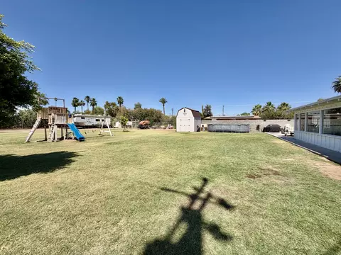 Exterior - 325 E Chanslor Way, Blythe, CA 92225 photo 10 of 11
