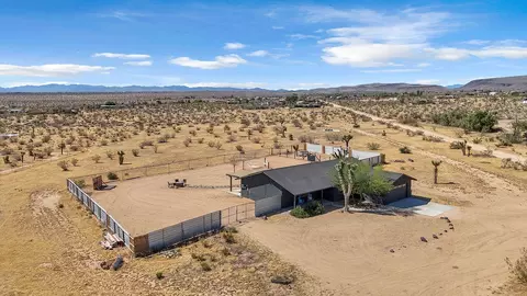 56625 Lowe Ave, Yucca Valley, CA 92284
