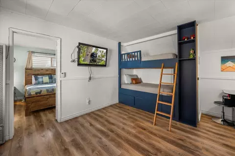 Bedroom - 39187 N Bay Dr, Big Bear Lake, CA 92315 photo 1 of 10