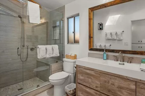 Bath - 39187 N Bay Dr, Big Bear Lake, CA 92315 photo 1 of 3