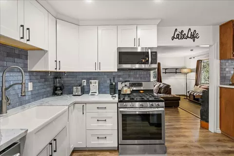Kitchen - 39187 N Bay Dr, Big Bear Lake, CA 92315 photo 3 of 3