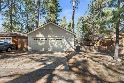 Exterior - 39187 N Bay Dr, Big Bear Lake, CA 92315 photo 4 of 14