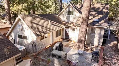 Exterior - 39187 N Bay Dr, Big Bear Lake, CA 92315 photo 12 of 14