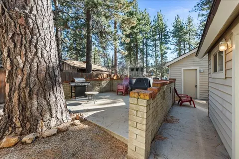 Exterior - 39187 N Bay Dr, Big Bear Lake, CA 92315 photo 1 of 14