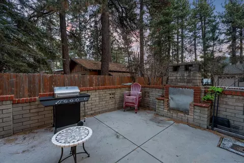 Exterior - 39187 N Bay Dr, Big Bear Lake, CA 92315 photo 6 of 14