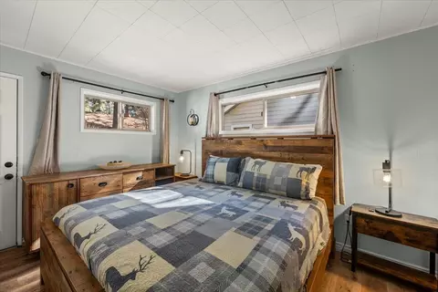 Bedroom - 39187 N Bay Dr, Big Bear Lake, CA 92315 photo 4 of 10