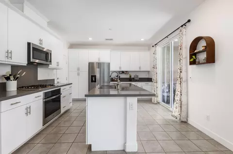 76333 Oxford Ln, Palm Desert, CA 92211