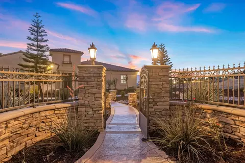 7641 Kingdom Dr, Riverside, CA 92506