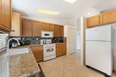 Kitchen - 82537 Delano Dr, Indio, CA 92201 photo 3 of 5