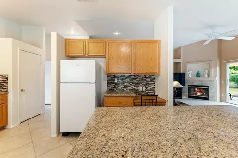 Kitchen - 82537 Delano Dr, Indio, CA 92201 photo 4 of 5