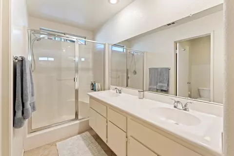 Bath - 82537 Delano Dr, Indio, CA 92201 photo 4 of 4